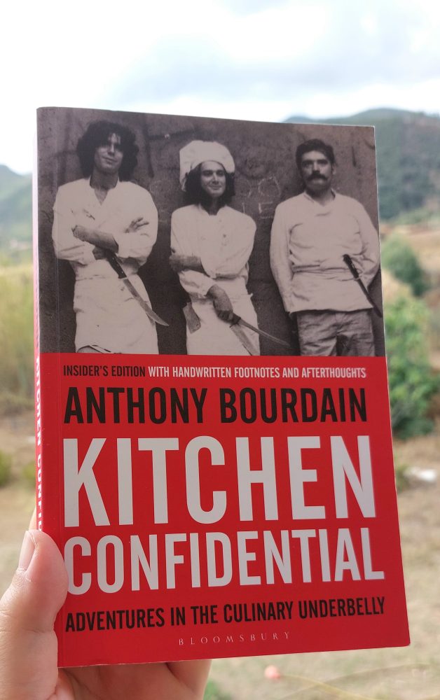 “Kitchen Confidential” Anthony Bourdain, 2000 / 「キッチン・コンフィデンシャル」アンソニー・ボーデイン >>