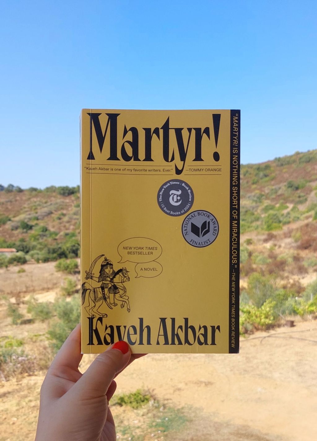 『Martyr! (殉教者!)』 Kaveh Akbar, 2024年 レビュー | 意味のある死と美しく心地悪い正直さ